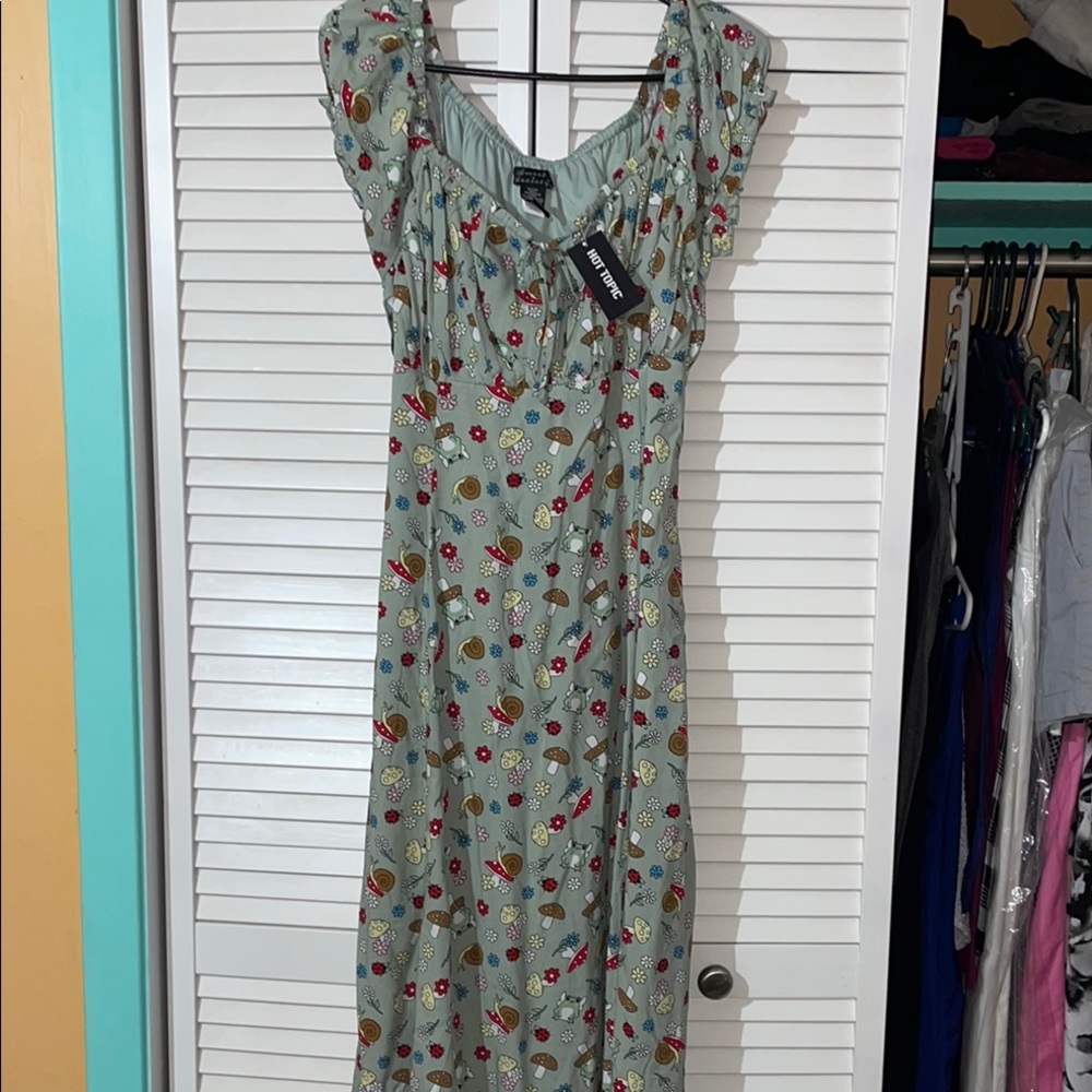 Floral Midi Dress with Ruffled Sleeves